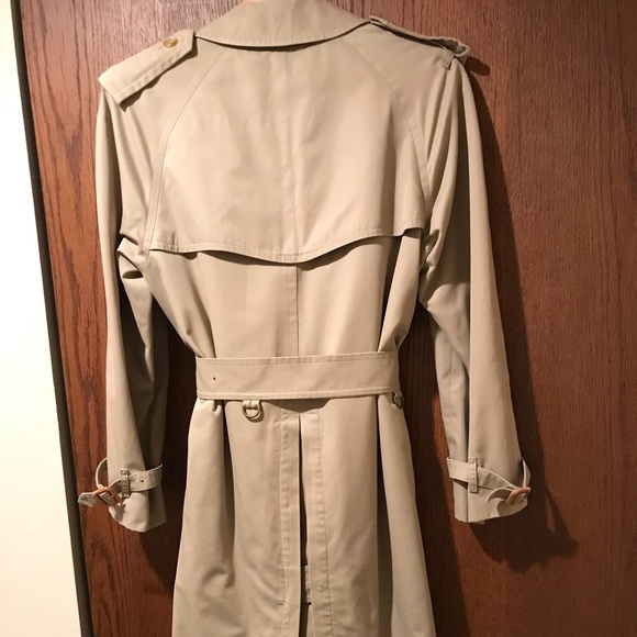 Classic Ladies Burberry Trench - Picture 3 of 12